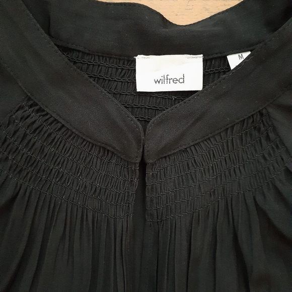 😮 SALE Wilfred black blouse - Picture 2 of 5